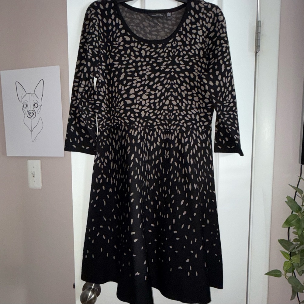 Nina Leonard Black and Cream Long Sleeve Dress